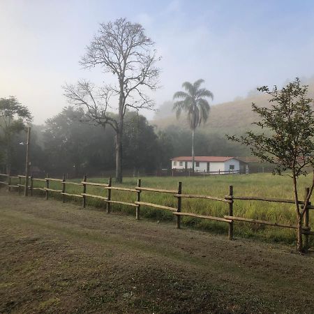 Vivenda dos Guaranys -Uma imersão na natureza - Casa Conservatória Exterior foto
