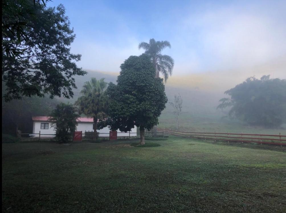 Vivenda dos Guaranys -Uma imersão na natureza - Casa Conservatória Exterior foto